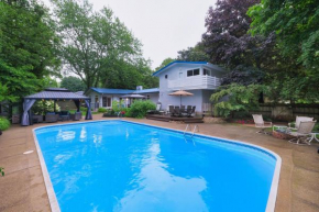 Private pool and lake views, sleeps 12